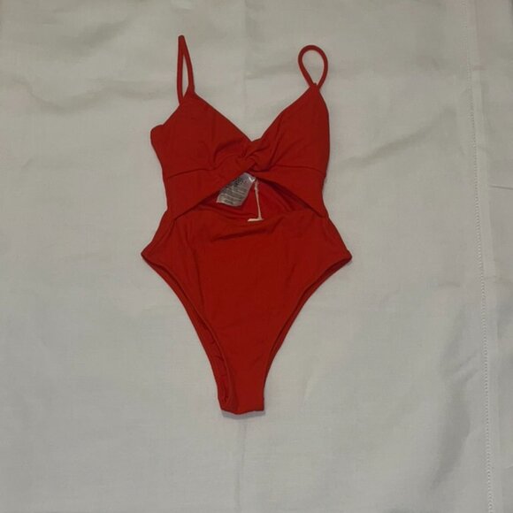 NWT Billabong Mika One-Piece Swimsuit in Red Aloha Size Small - Picture 3 of 6